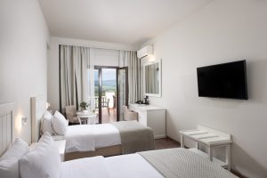 triple room thessaloniki 1