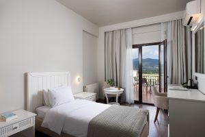 triple room thessaloniki 4