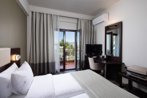 standard room thessaloniki 1