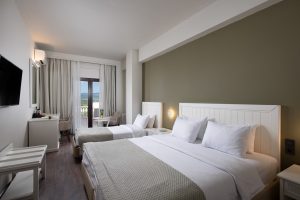 triple room thessaloniki 13