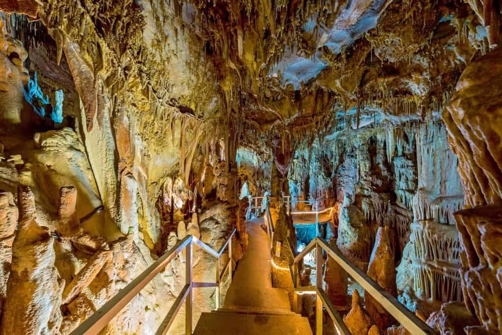 Petralona-cave-halkidiki-2